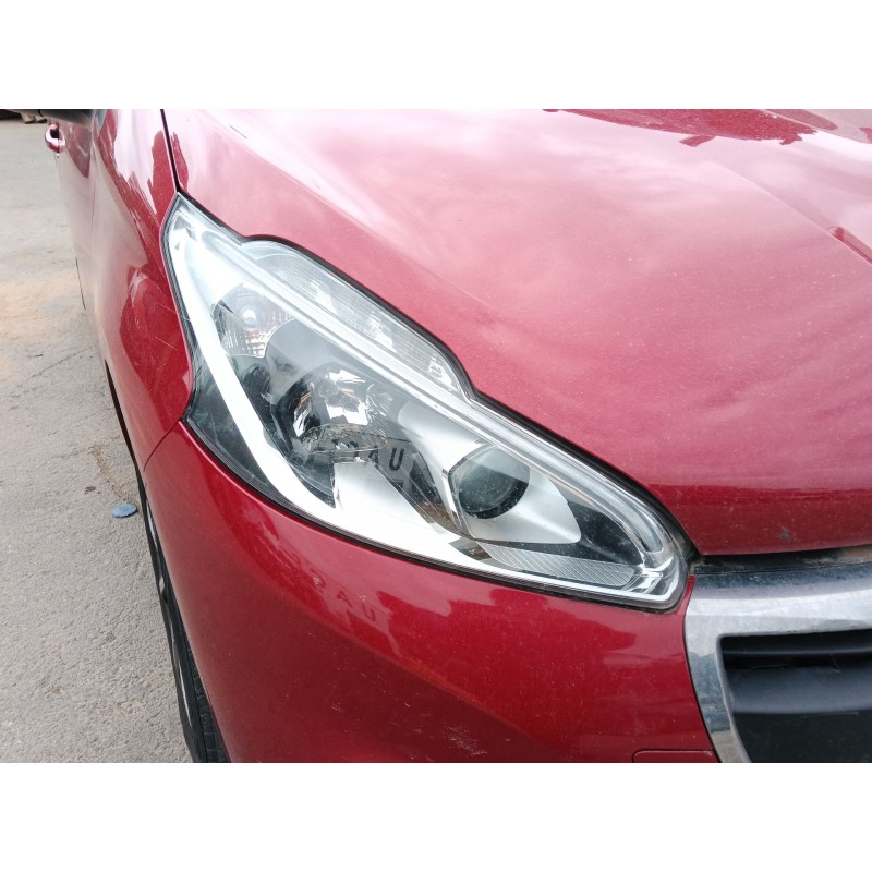 Recambio de faro derecho para peugeot 208 i (ca_, cc_) 1.2 vti 82 referencia OEM IAM 1685352780  