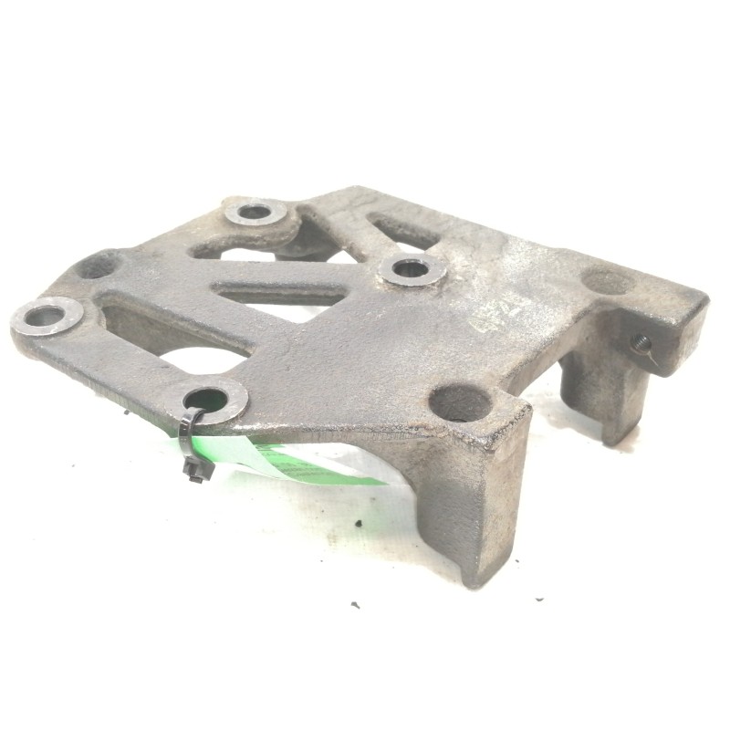 Recambio de soporte para kia carnival ii 2.9 cdri ex referencia OEM IAM   
