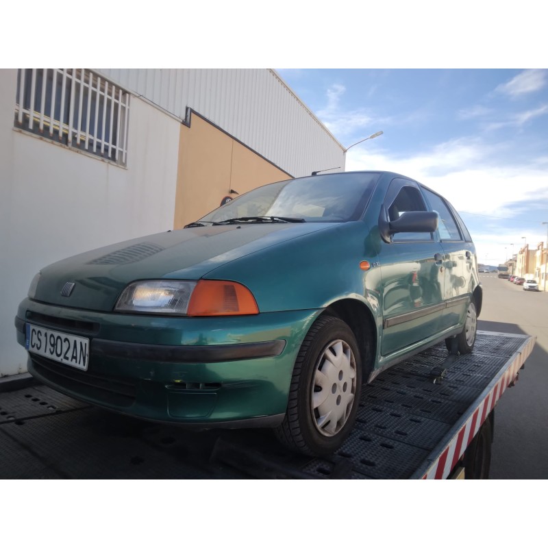 FIAT PUNTO BERLINA (176)