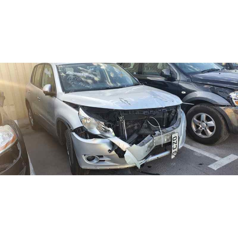 VOLKSWAGEN TIGUAN (5N1)