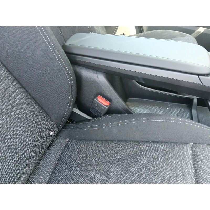 Recambio de enganche cinturon delantero derecho para bmw x1 (u11) sdrive 20d referencia OEM IAM   