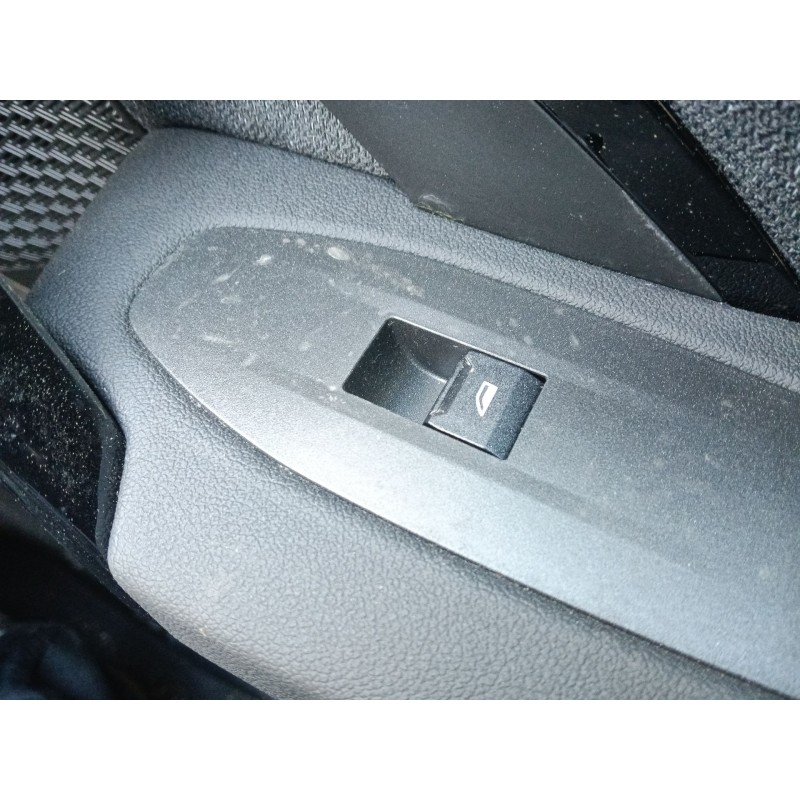 Recambio de mando elevalunas delantero derecho para bmw x1 (u11) sdrive 20d referencia OEM IAM 61315A2BCB5  