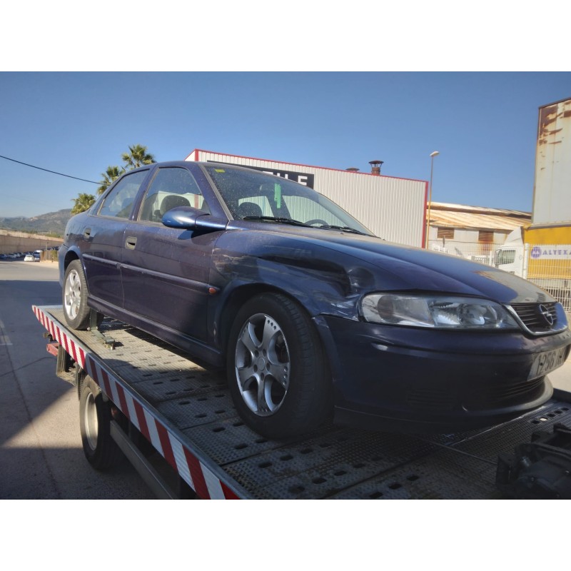 OPEL VECTRA B BERLINA