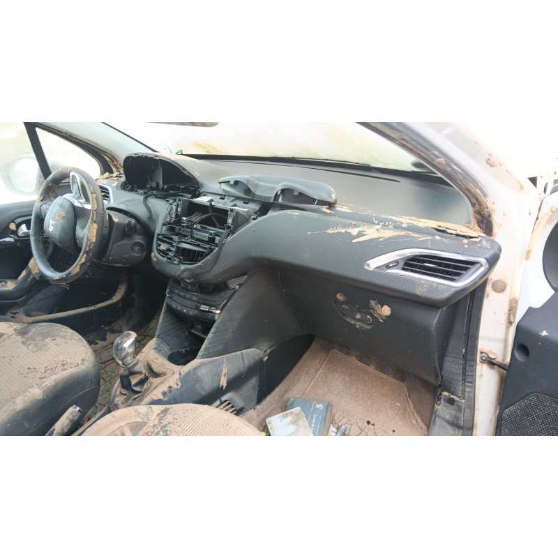 Recambio de salpicadero para peugeot 208 i (ca_, cc_) 1.2 vti 82 referencia OEM IAM   