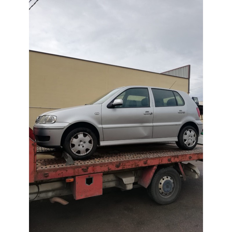 VOLKSWAGEN POLO BERLINA (6N2)