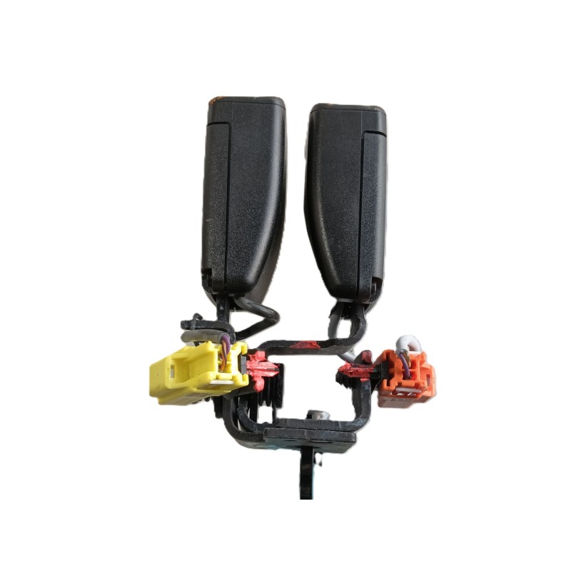 Recambio de enganche cinturon trasero derecho para lynk & co 01 phev referencia OEM IAM  8889872517 