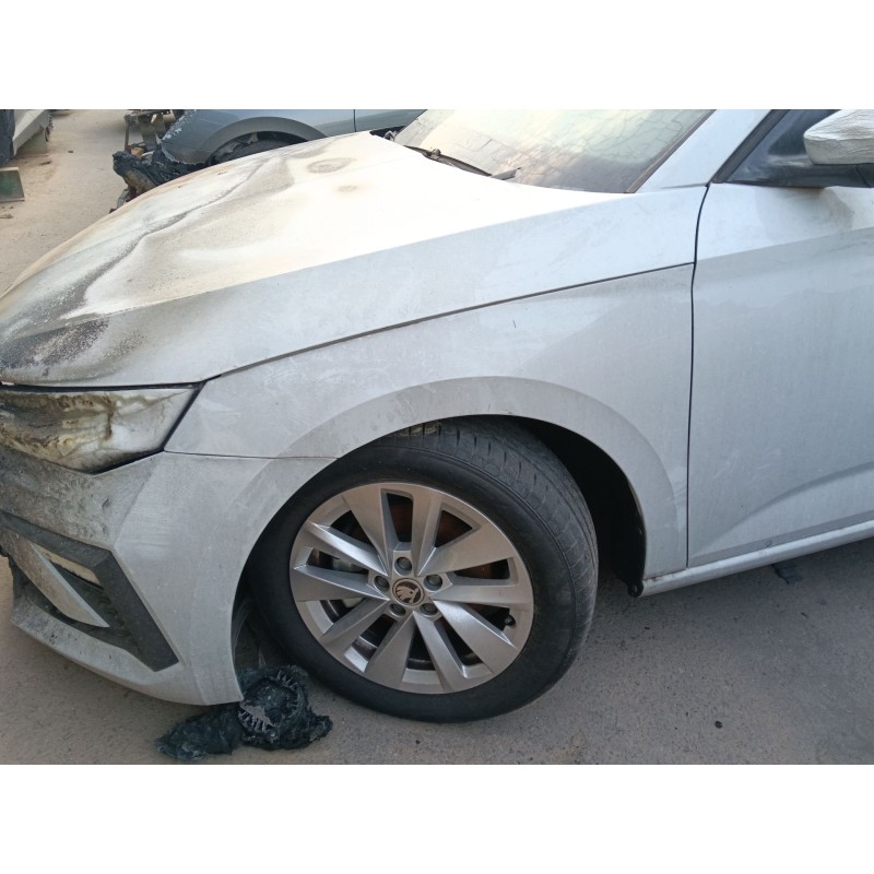 Recambio de aleta delantera izquierda para skoda scala (nw1) 1.0 tsi referencia OEM IAM 657821105  