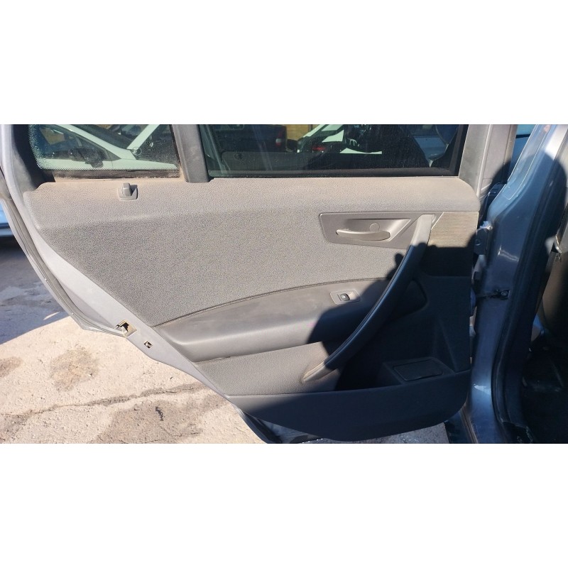 Recambio de guarnecido puerta trasera izquierda para bmw x3 (e83) 2.5 i referencia OEM IAM   