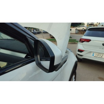 RETROVISOR DERECHO LR068141 