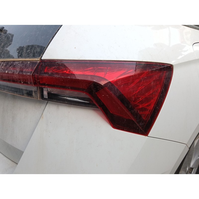Recambio de piloto trasero derecho para skoda scala (nw1) 1.0 tsi referencia OEM IAM 657945208  