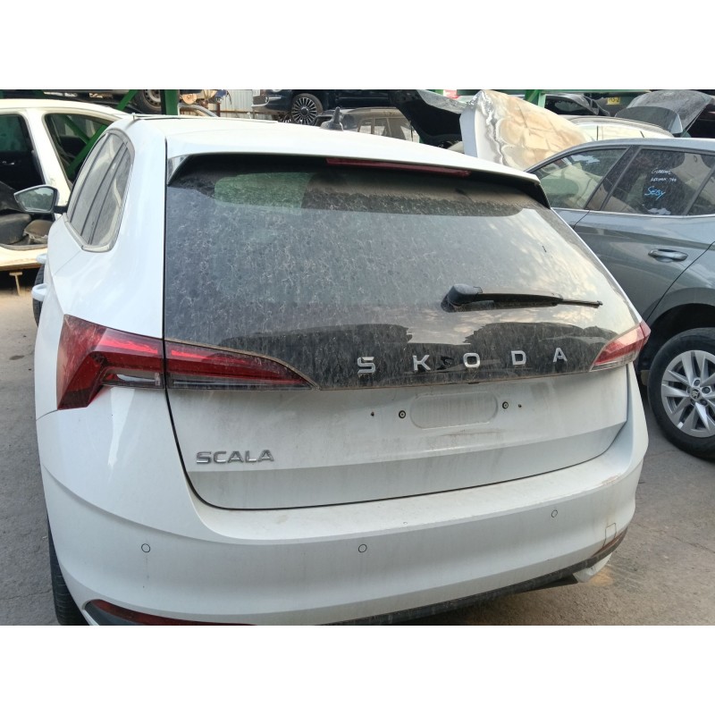 Recambio de porton trasero para skoda scala (nw1) 1.0 tsi referencia OEM IAM 657827023A  
