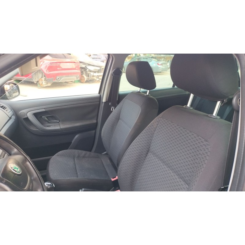 Recambio de asiento delantero derecho para skoda fabia ii (542) 1.6 tdi referencia OEM IAM   