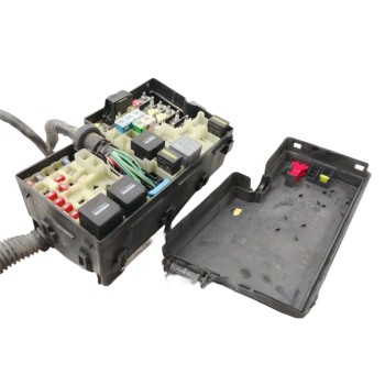 CAJA RELES / FUSIBLES 3M5T14A076AC 3M5T14067BC 518804109 4M5T14K733HAF