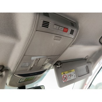 LUZ INTERIOR DELANTERA CENTRAL 2GA947105SIGI 