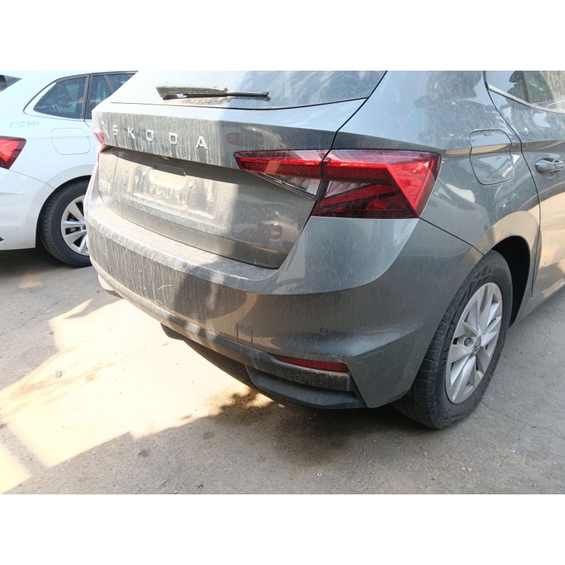 Recambio de paragolpes trasero para skoda fabia iv (pj3) 1.0 tsi referencia OEM IAM 6VE807421  