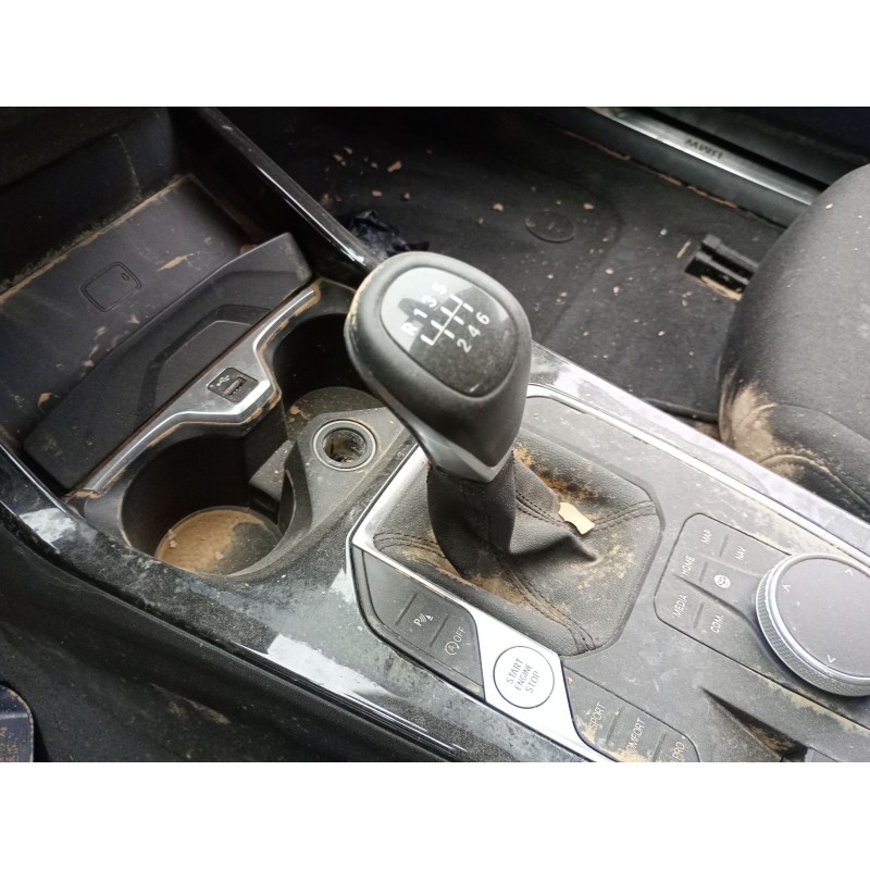 Recambio de pomo palanca cambio para bmw 1 (f40) 118 i referencia OEM IAM 25117642010  
