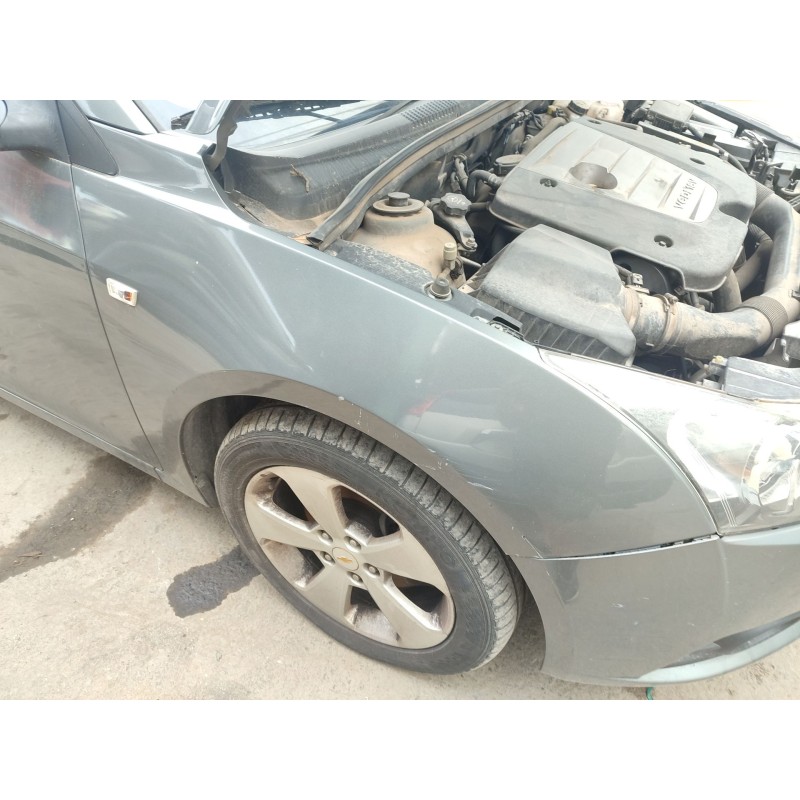 Recambio de aleta delantera derecha para chevrolet cruze (j300) 2.0 cdi referencia OEM IAM   