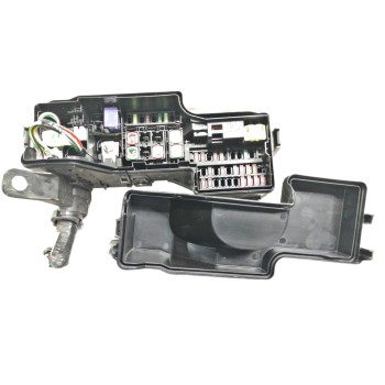 CAJA RELES / FUSIBLES 821110HZ60A 