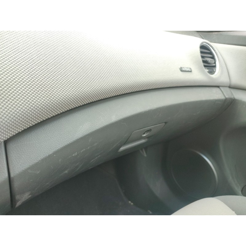 Recambio de guantera para chevrolet cruze (j300) 2.0 cdi referencia OEM IAM   