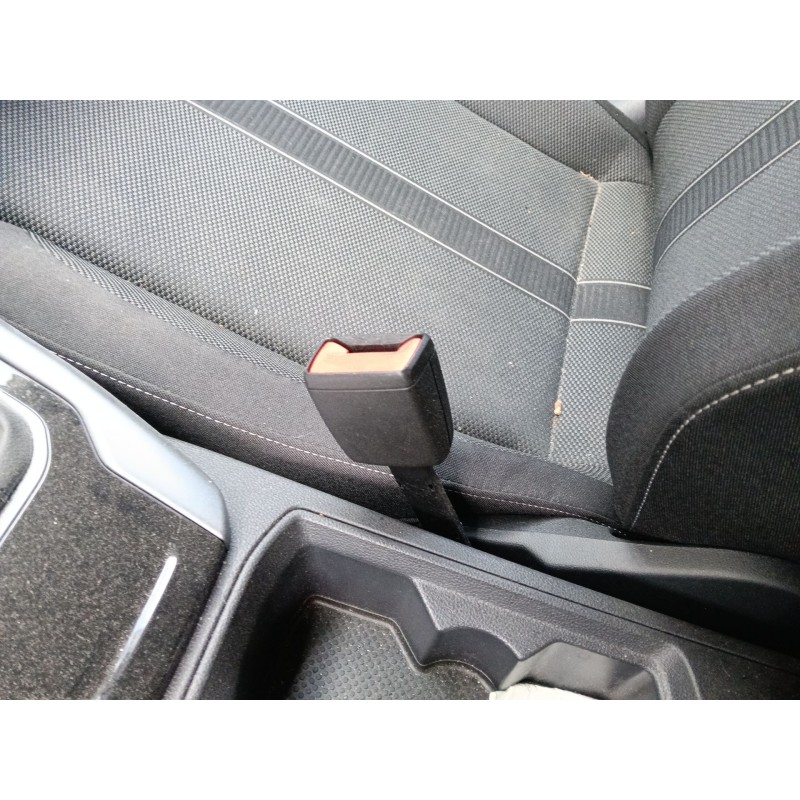 Recambio de enganche cinturon delantero derecho para volkswagen t-roc (a11, d11) 1.5 tsi referencia OEM IAM   