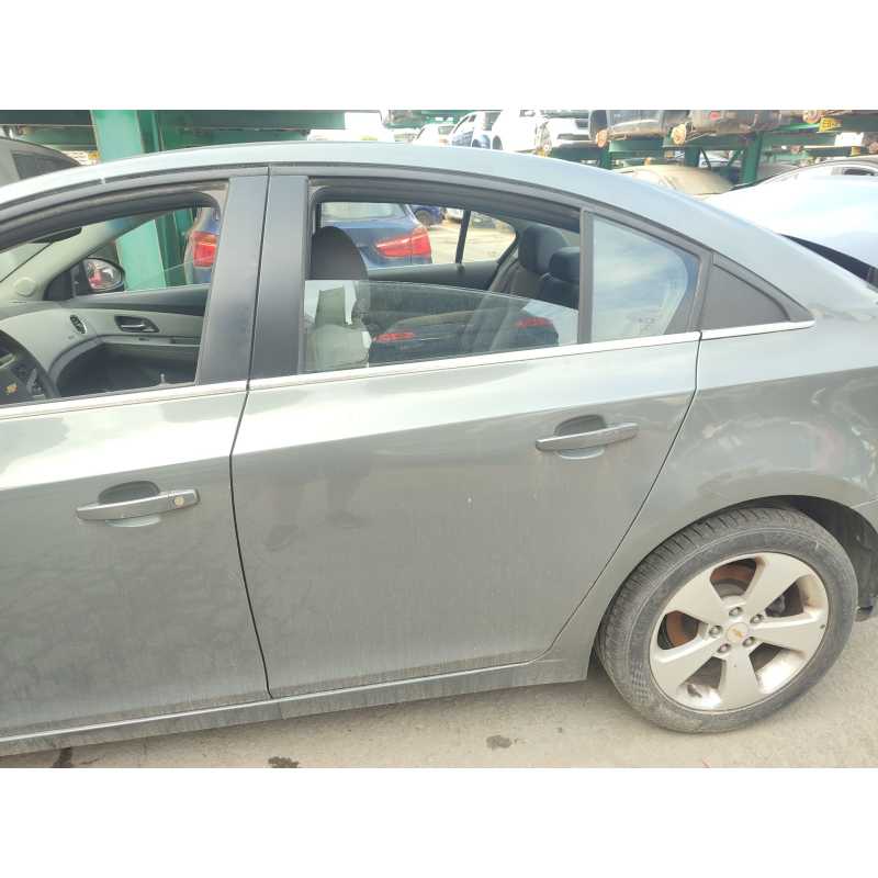 Recambio de puerta trasera izquierda para chevrolet cruze (j300) 2.0 cdi referencia OEM IAM   