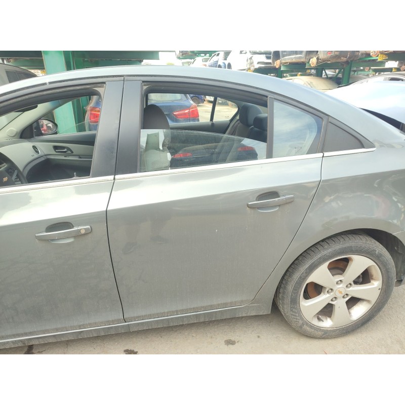 Recambio de puerta trasera izquierda para chevrolet cruze (j300) 2.0 cdi referencia OEM IAM   