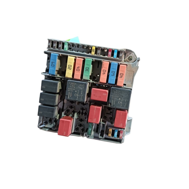 Recambio de caja reles / fusibles para citroën nemo monospace 1.4 hdi referencia OEM IAM  51781452 