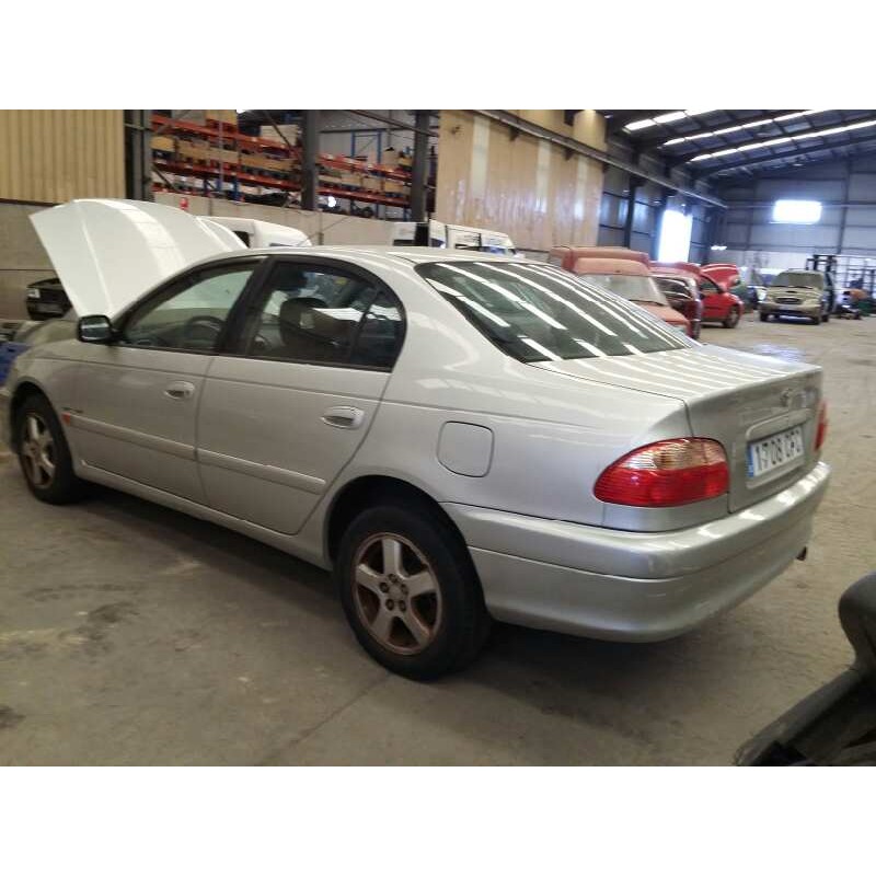 TOYOTA AVENSIS BERLINA (T 22)