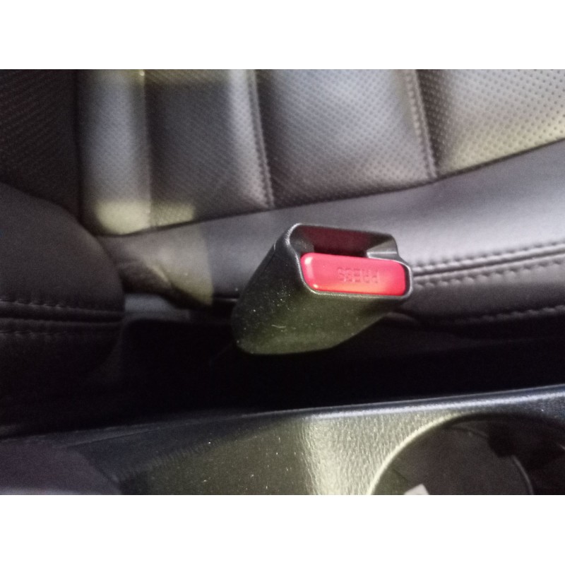 Recambio de enganche cinturon delantero izquierdo para mazda cx-5 (kf) 2.2 skyactiv-d referencia OEM IAM   