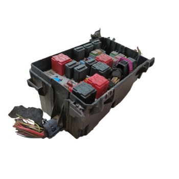 CAJA RELES / FUSIBLES 13246936 13185560 