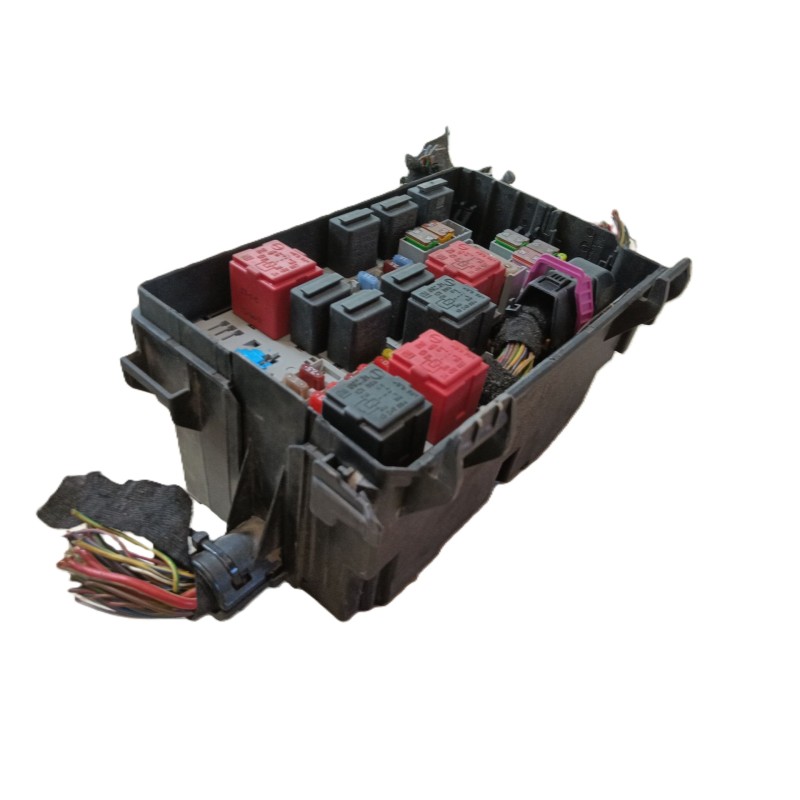 Recambio de caja reles / fusibles para opel corsa d cmon referencia OEM IAM 13246936 13185560 