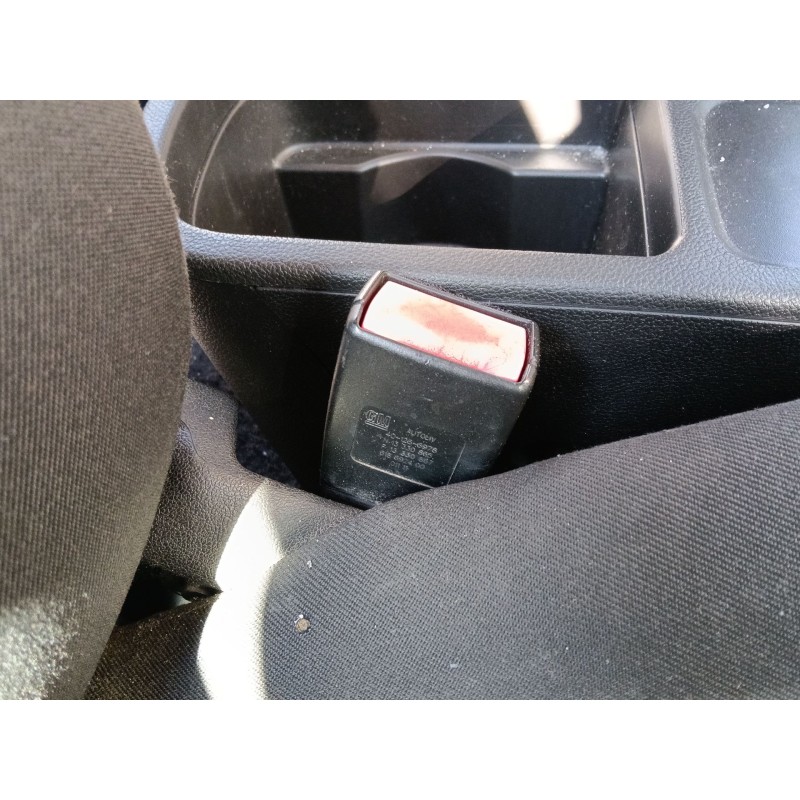 Recambio de enganche cinturon delantero derecho para opel astra j (p10) 1.6 (68) referencia OEM IAM   