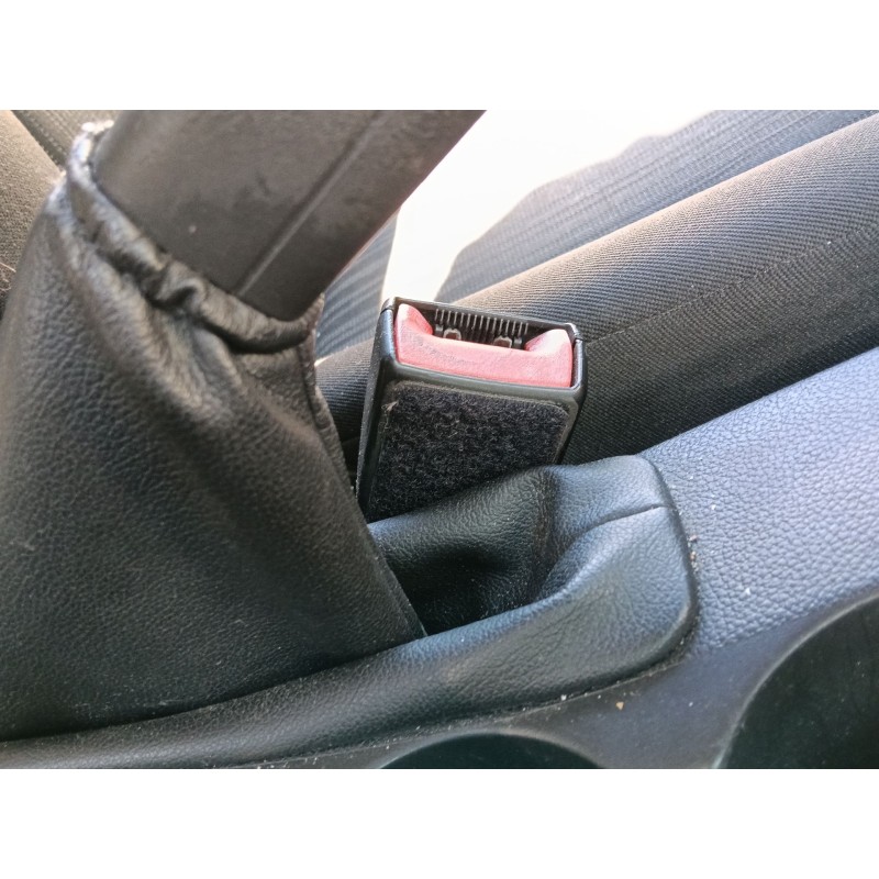 Recambio de enganche cinturon delantero izquierdo para opel astra j (p10) 1.6 (68) referencia OEM IAM   