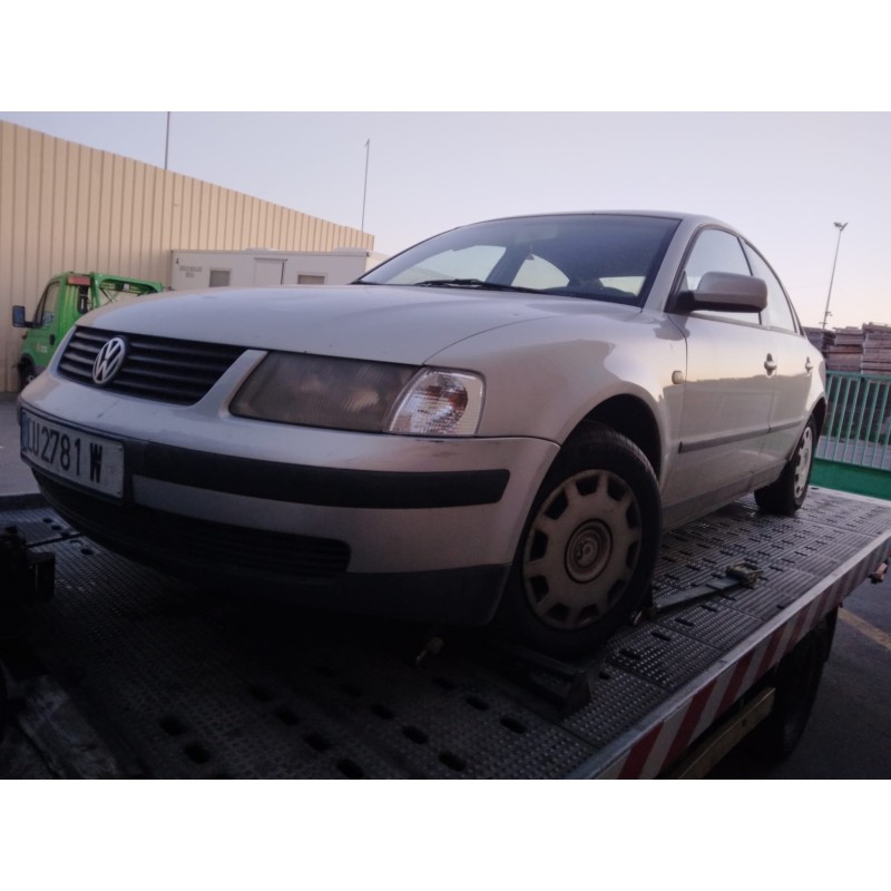 VOLKSWAGEN PASSAT BERLINA (3B2)