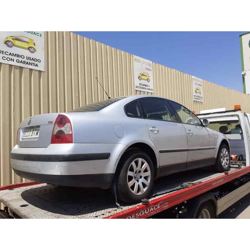 VOLKSWAGEN PASSAT BERLINA (3B3)