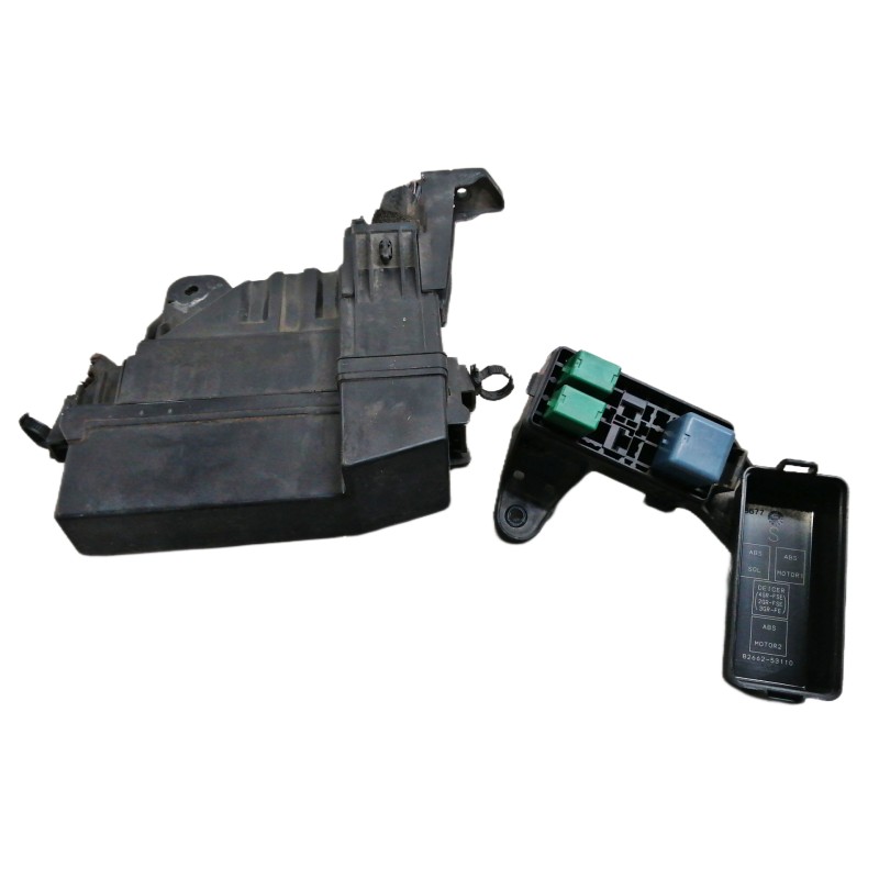 Recambio de caja reles / fusibles para lexus is200 (ds2/is2) 220d referencia OEM IAM 8266253110  