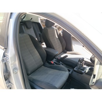 ASIENTO DELANTERO IZQUIERDO 