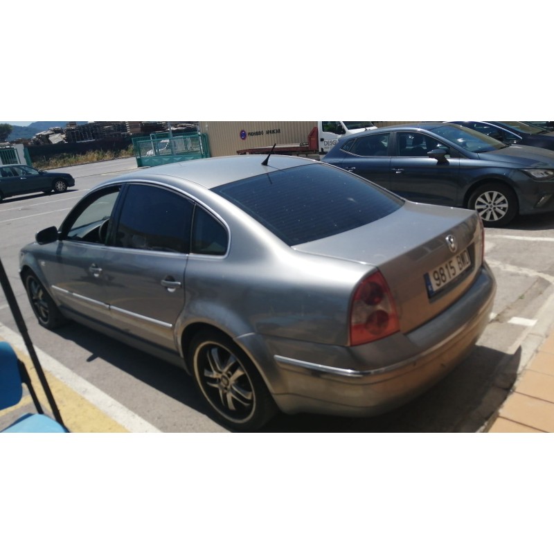 VOLKSWAGEN PASSAT BERLINA (3B3)
