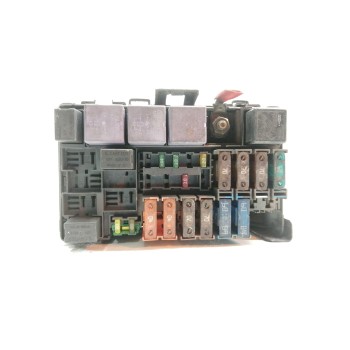 CAJA RELES / FUSIBLES 8200162334D 