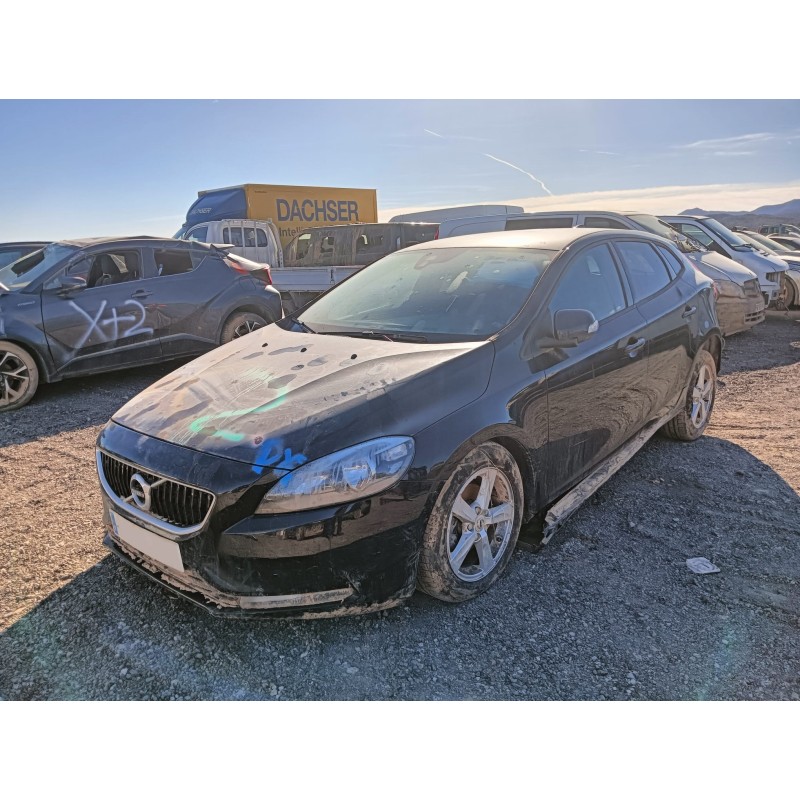 VOLVO V40 HATCHBACK (525)