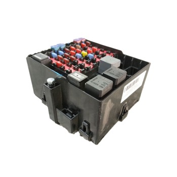 CAJA RELES / FUSIBLES 8V5114A175AA FT7614A005KPD 016702121