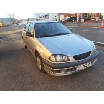 TOYOTA AVENSIS BERLINA (T 22) de desguace