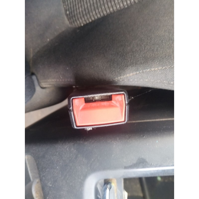 Recambio de enganche cinturon delantero izquierdo para peugeot 5008 (0u_, 0e_) 1.6 bluehdi 120 referencia OEM IAM   
