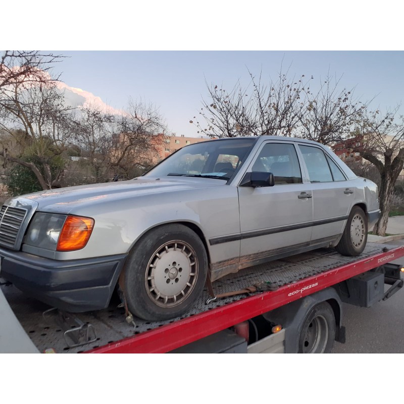 MERCEDES-BENZ CLASE E (W124) BERLINA