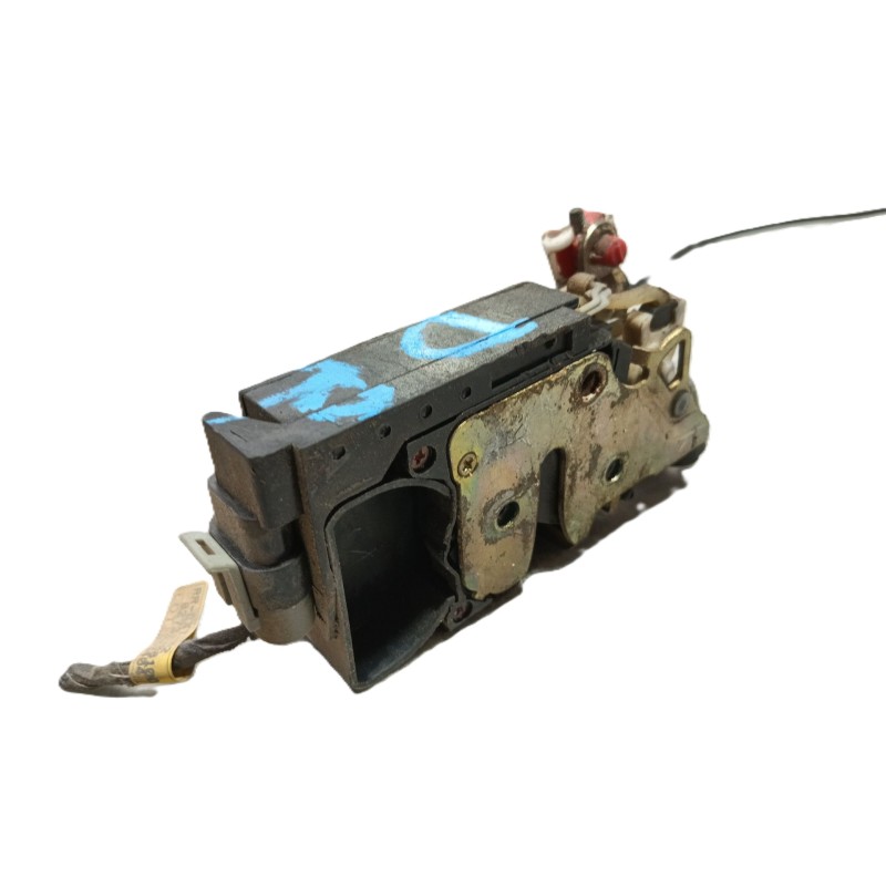 Recambio de cerradura puerta trasera derecha para ssangyong rexton 2.7 turbodiesel cat referencia OEM IAM 7120908000  
