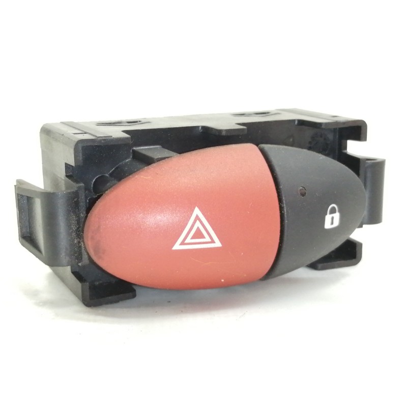 Recambio de warning para renault master kombi l2h2 3,3t referencia OEM IAM E3160601  