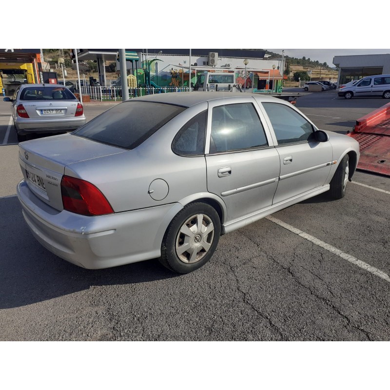 OPEL VECTRA B BERLINA