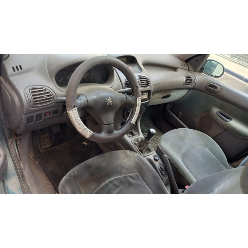 PEUGEOT 206 BERLINA