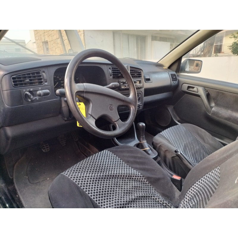 VOLKSWAGEN GOLF III BERLINA (1H1)