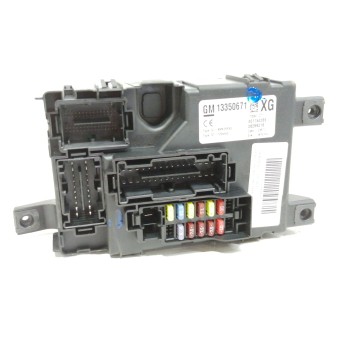 CAJA RELES / FUSIBLES 13350671 